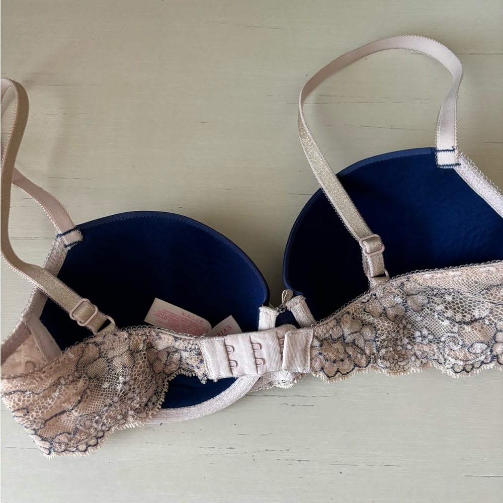 Victoria’s secret navy blue and cream lace dream angels lined demi bra 32D - Picture 5 of 6